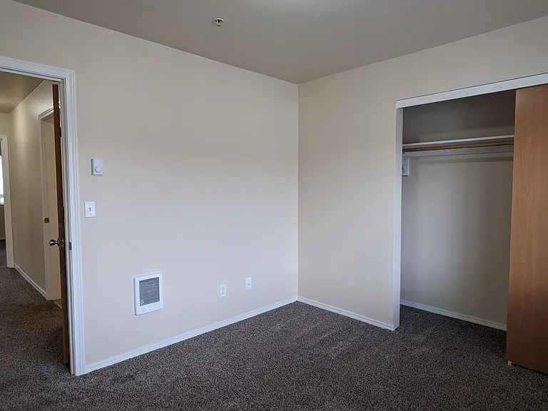 Wellesley Park Apartments — Photo 78