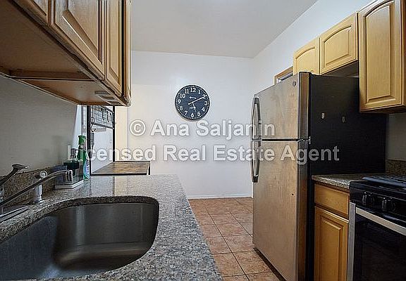 4th image of 36-27 30th St #1R