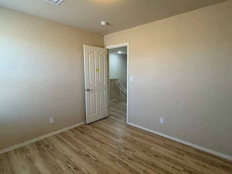 7665 Mundy Creek Dr — Photo 36