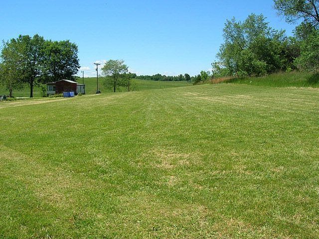 2nd image of 410 Quarry Rd