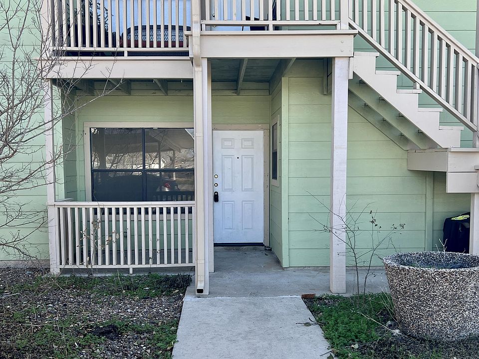 1st image of 211 E Schulz St