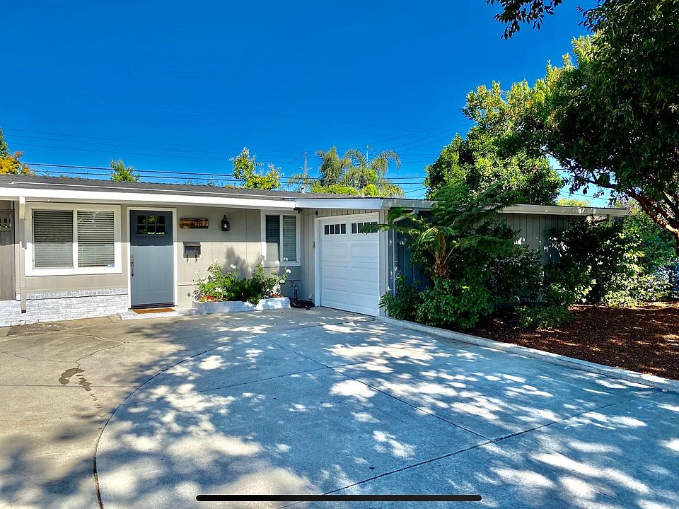 1st image of 1087 Candlewood Ave
