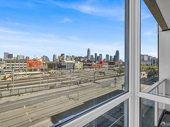 3rd image of 300 Berry St Unit 519