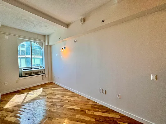 Rented by City Connections Realty | media 9