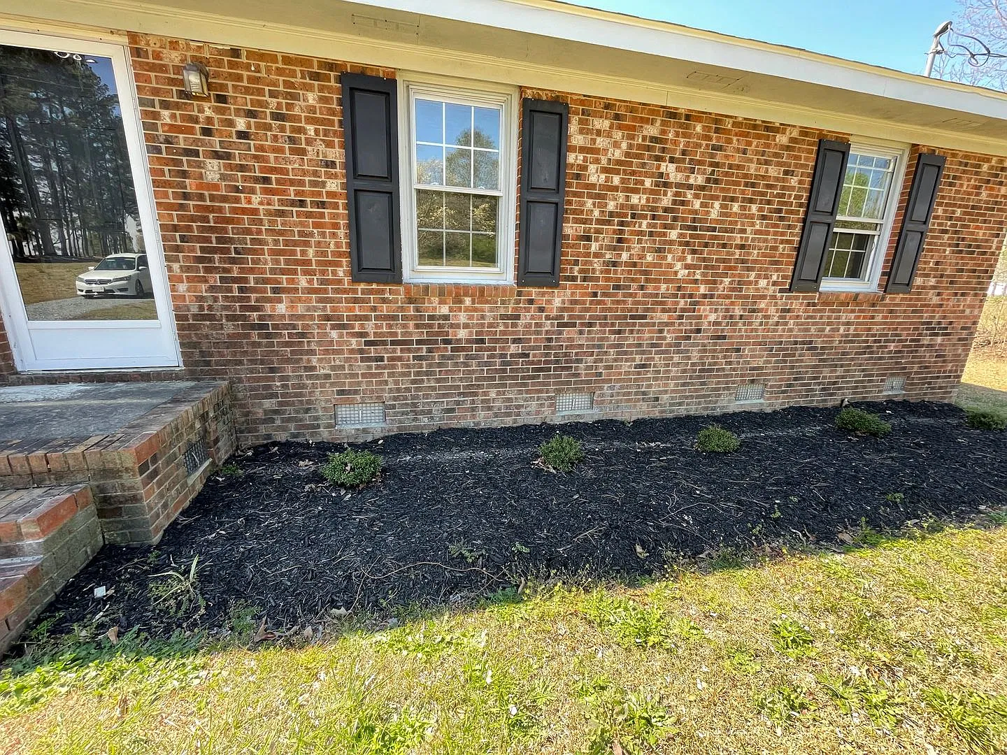 Brick Ranch home Minutes to Coats on Hwy 55 — Photo 4