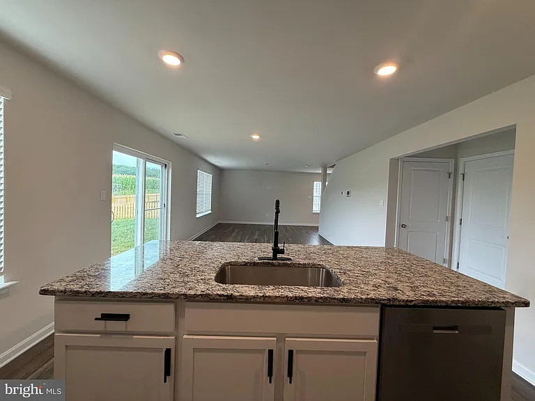 223 Orpington Dr — Photo 7