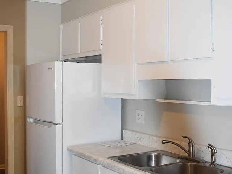 135 Stoneybrooks Pl #B — Photo 6