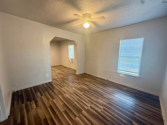 2nd image of 1019 Roosevelt St