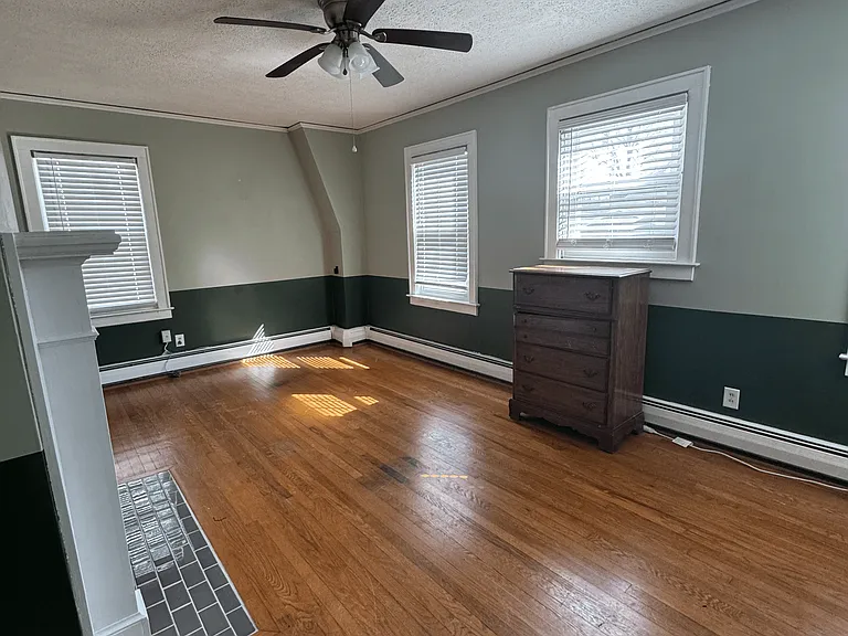 1121 Hickory Rd — Photo 6