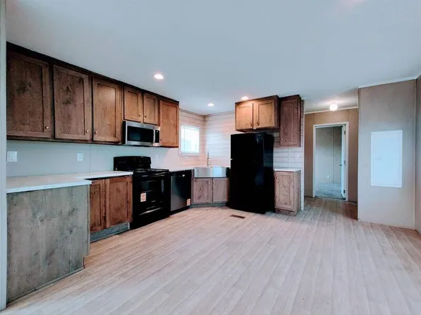 205 W Tower Ln, Rocky Mount, NC 27804