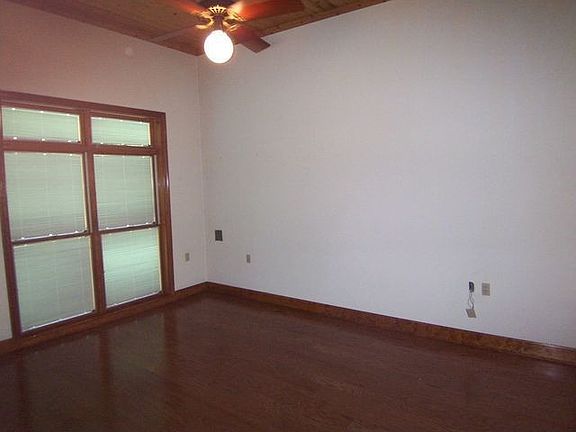 5th image of 13595 Redbud St