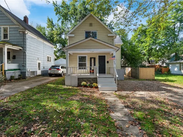 442 Matthews St, Akron, OH 44306