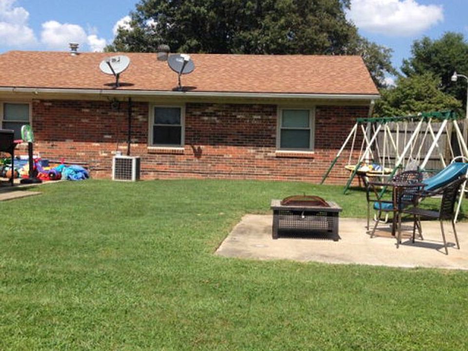 1st image of 2630 Circle Dr