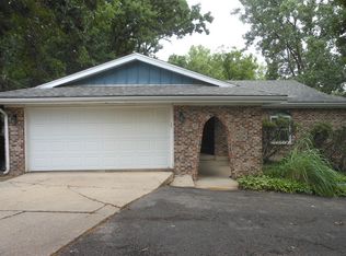 208 W Broadway St, McHenry, IL 60050