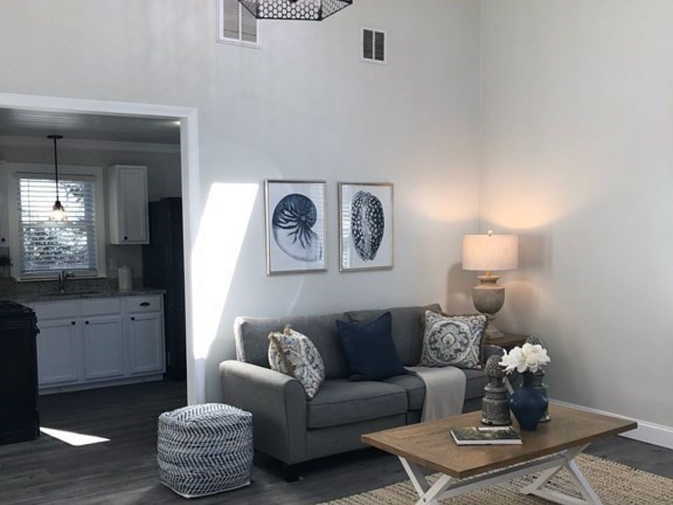 2nd image of 6 Gardiner Ln