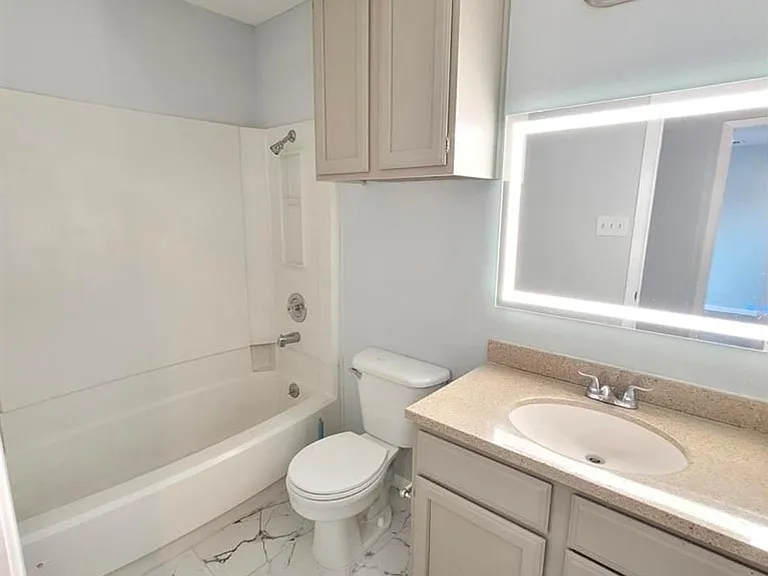 13351 Water Oak Ln #B — Photo 14
