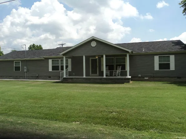 103 Magnolia St, Harrisburg, IL 62946