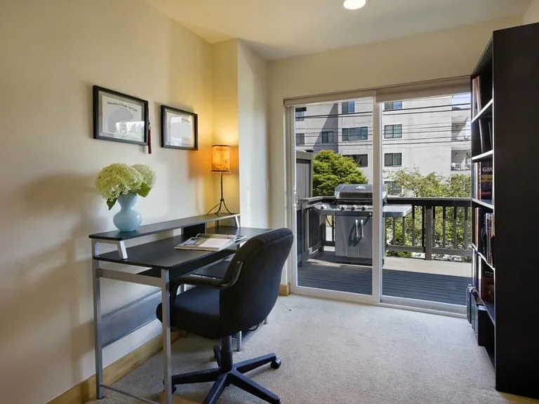 4039 7th Ave NE #A — Photo 5