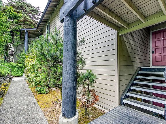 2nd image of 381 Wallace Way NE