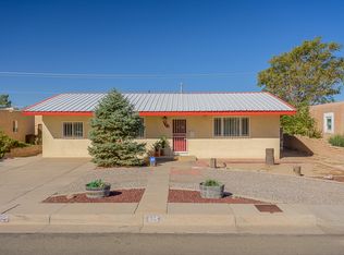925 California St SE, Albuquerque, NM 87108