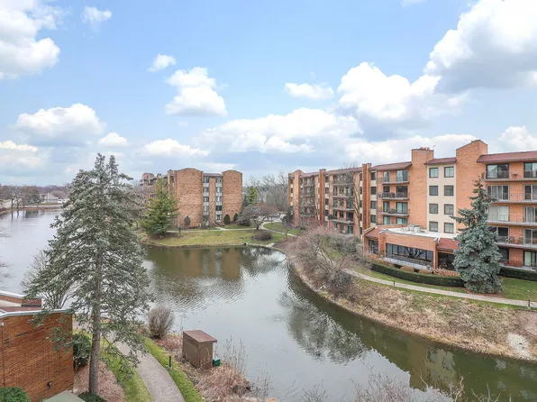 701 Lake Hinsdale Dr APT 411, Willowbrook, IL 60527