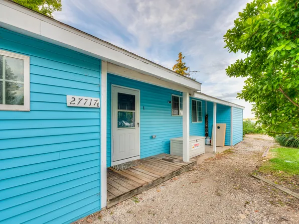 27717 W Grass Lake Dr, Spring Grove, IL 60081