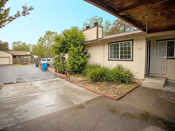 3rd image of 752 Agnew Place