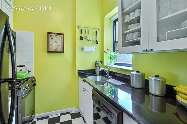 Sold by Corcoran | media 19