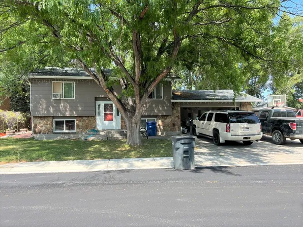 1312 Maple Ln, Riverton, WY 82501