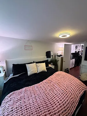 Bedroom, photo 1