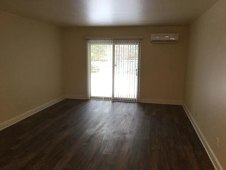 440 S State St #D4 — Photo 11