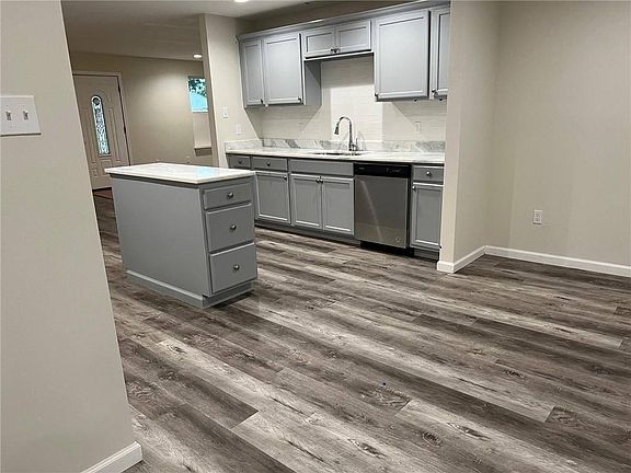 5th image of 132 Felicia Dr