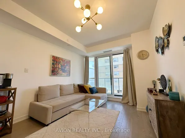 609 Avenue Rd #606, Toronto, ON M4V 0B1