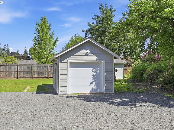 5th image of 337 Knoop Ln