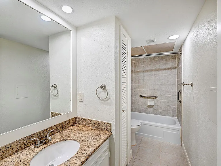 2230 S Piney Point Rd #104 — Photo 13