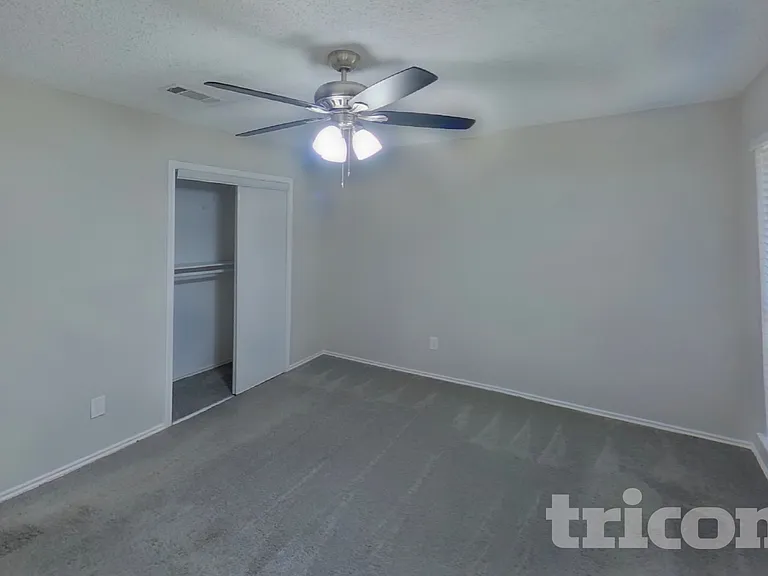 3910 Lillie St — Photo 7