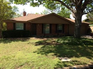 1701 Northwood Ct, Arlington, TX 76012