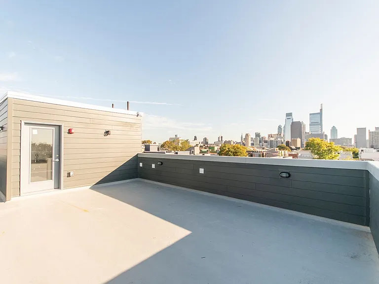 814 N Uber St — Photo 23