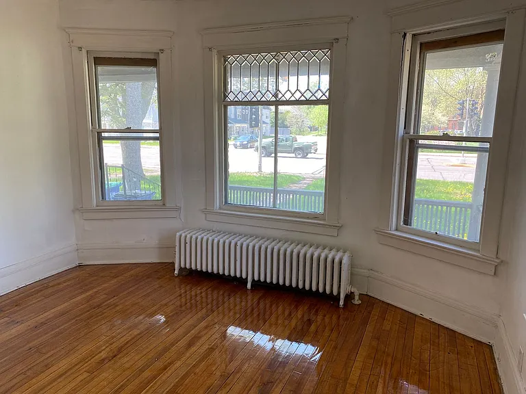 1339 Grand Ave — Photo 12