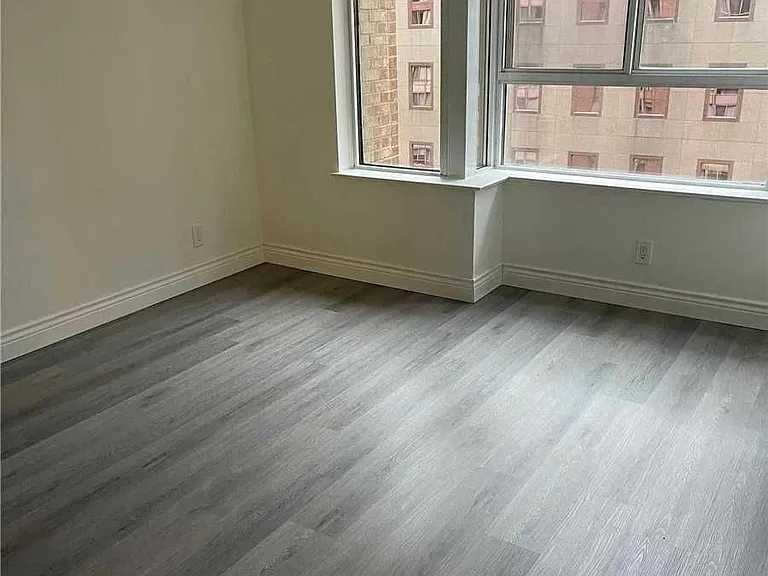 717 Bay St #1207 — Photo 2