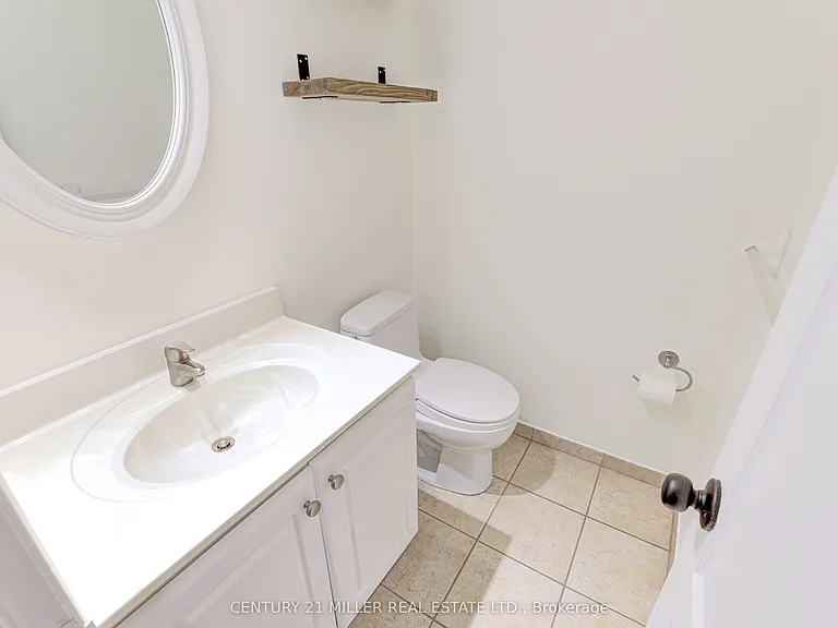 163 Castle Cres — Photo 39