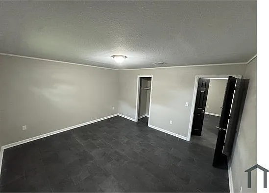 1490 Hugenot St — Photo 16