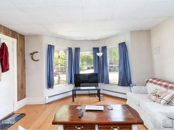 31 Weld St #2, Dixfield, ME 04224