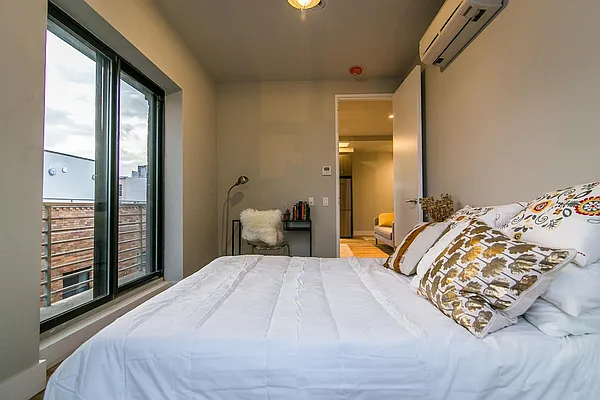 Rented by Nooklyn NYC LLC | media 71