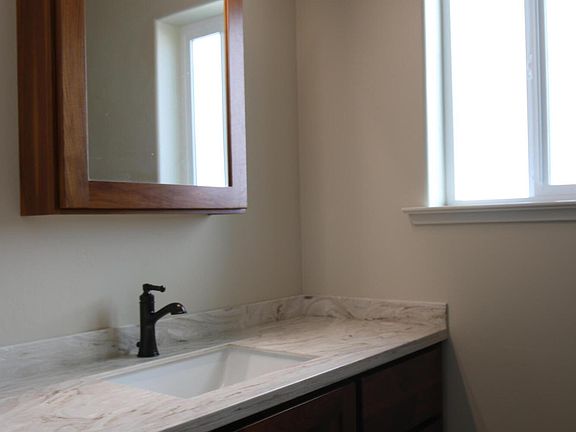 5th image of 1337 Washington Ct