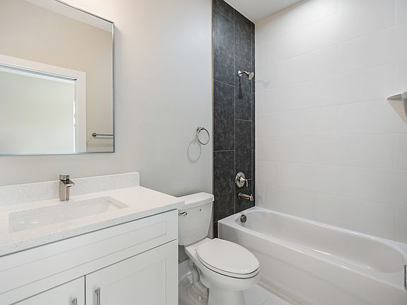 4th image of 2529 4th St S