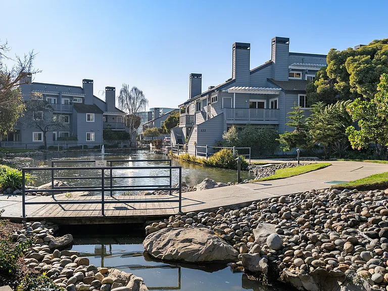 453 Cork Harbour Cir #E — Photo 3