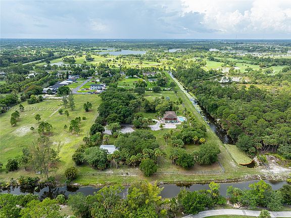 2nd image of 576 Marshall Rd