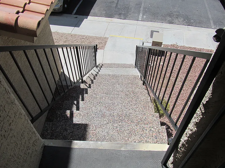 1113 N Buffalo Dr #201 — Photo 2