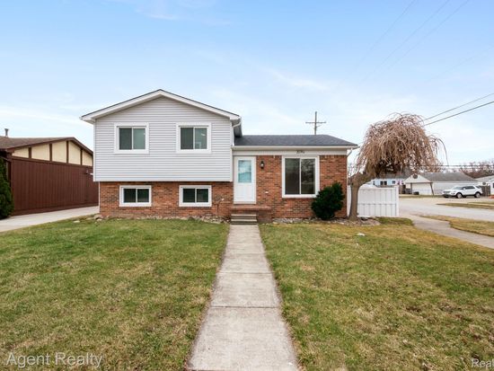 20714 Colman St, Clinton Township, MI 48035